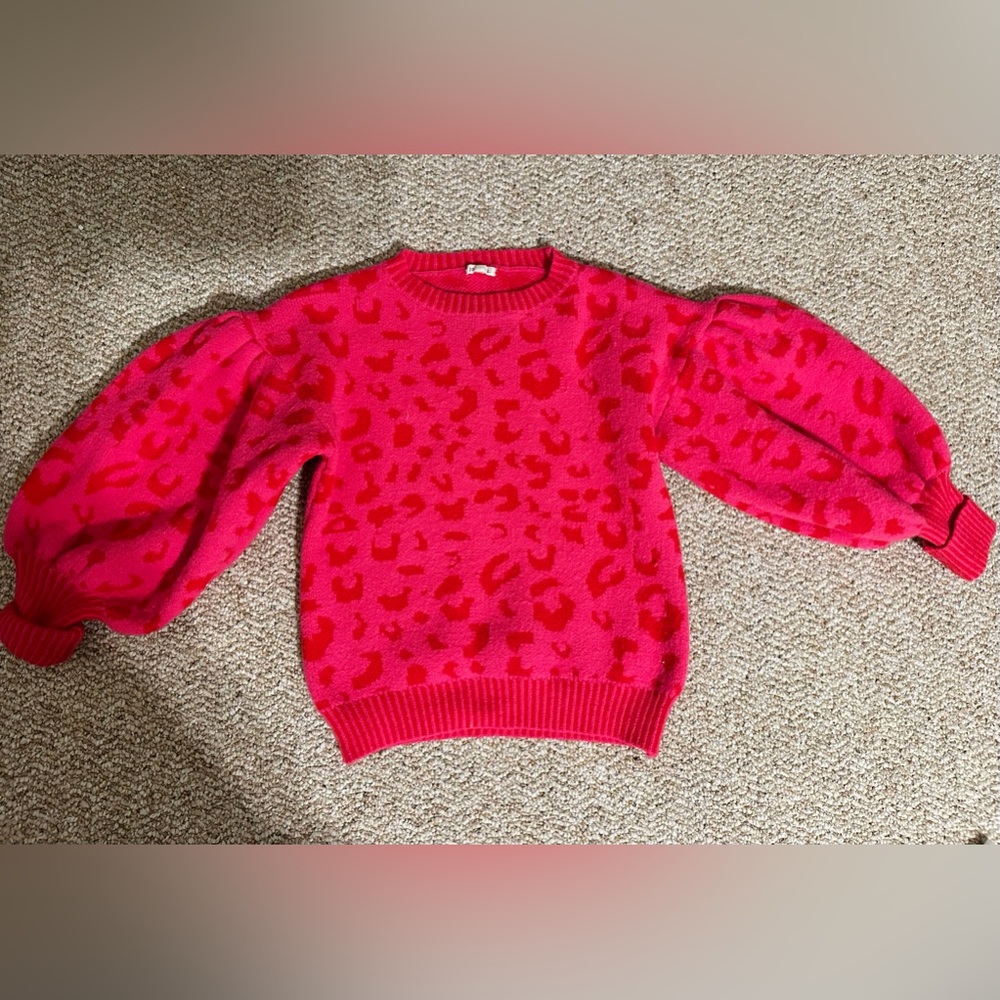 Pink cheetah print puffy sleeve sweater